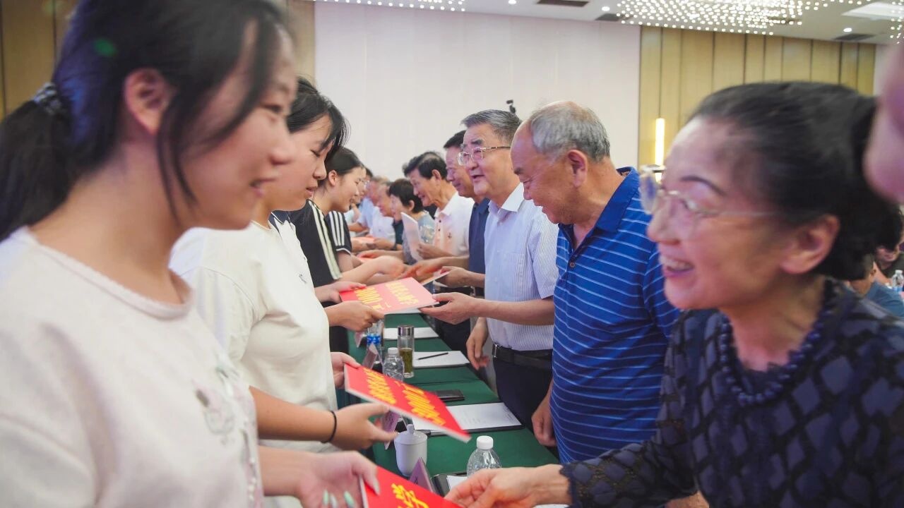 C7娱乐